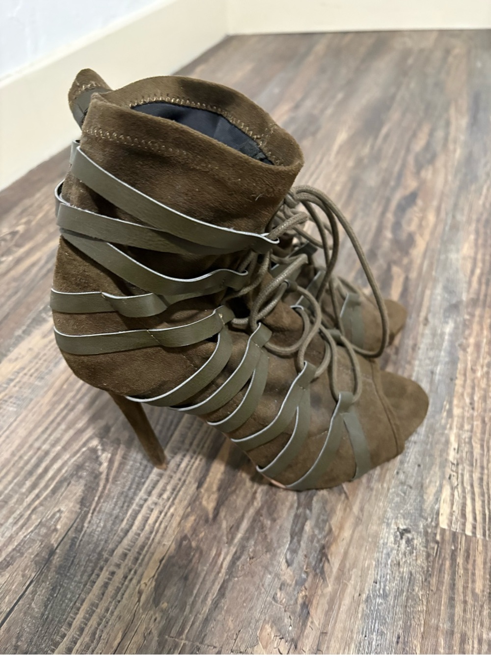 Women’s Brown Suede Heels $20.00 Size 8 Heel 4”